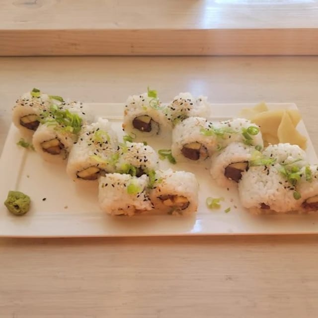Spicy Salmon Roll.
